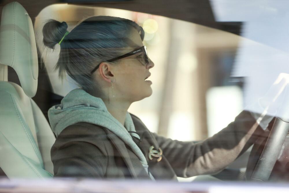 SAMU SEBE NE MOŽE DA PREPOZNA! ĆERKA SLAVNOG ROKERA IZGUBILA 40 KILOGRAMA: Podelila svoj RECEPT!