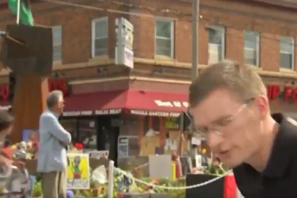 USRED PRENOSA UŽIVO VODITELJA ZADESILA PUCNJAVA! Reporter nije znao šta ga je snašlo, UŽAS (VIDEO)