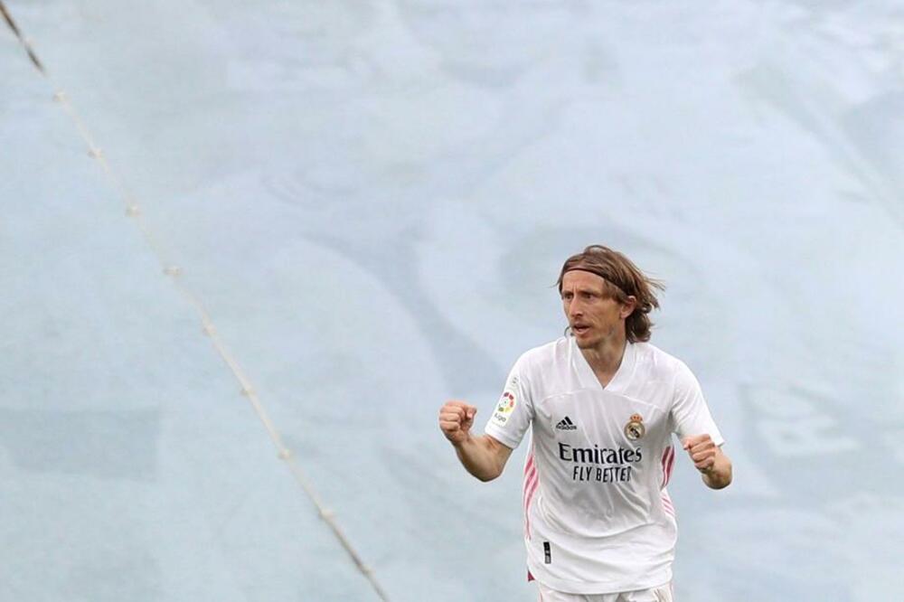 MODRIĆ PRODUŽIO SARADNJU SA REALOM: Ukoliko ode Ramos biće najstariji igrač (FOTO)