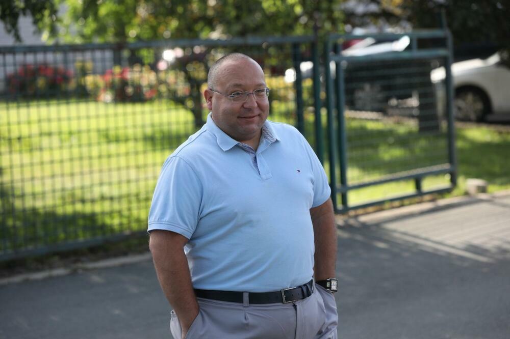 NAPADNUT VLADIMIR VULETIĆ: Grupa navijača NASRNULA na njega