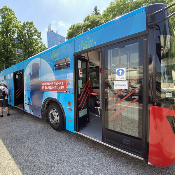 MLADI, TRK DO SAOBRAĆAJNOG FAKULTETA: Ako danas primite vakcinu, dobijate besplatnu teretanu, saunu i parking!