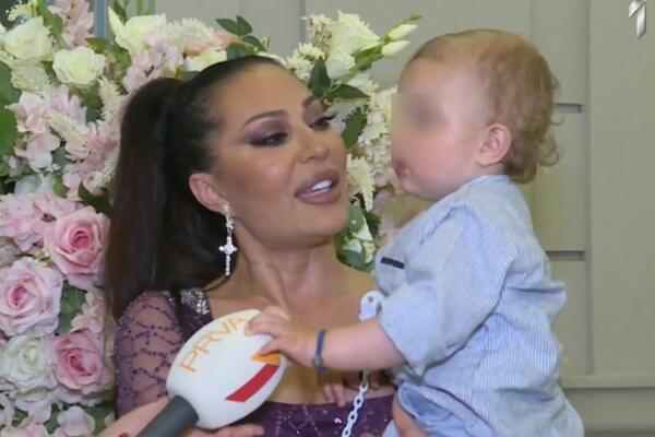 NA ŽELJKOVOM ROĐENDANU PEVAĆE PRAVA BOMBA! Velika je odgovornost pevati ISPRED CECE: Progovorila je i o BAKŠIŠU!