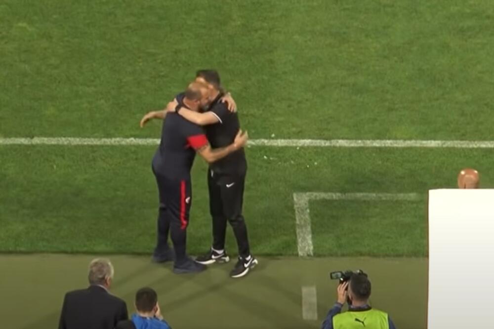 NAJLEPŠA SLIKA SA DERBIJA: Sada je poznato šta su treneri pričali tokom zagrljaja pred početak penal serije (VIDEO)
