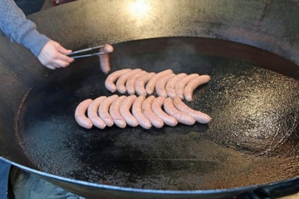 Mesar Dule otkrio kako se kuvaju viršle i kobasice! Ceo život grešite u jednoj stvari