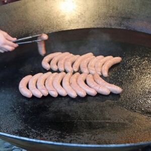 Mesar Dule otkrio kako se kuvaju viršle i kobasice! Ceo život to radite pogrešno