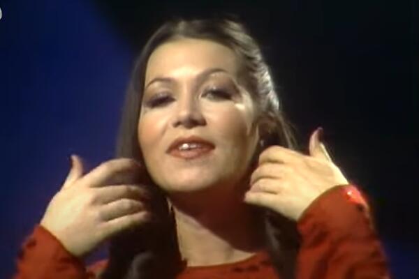 NEDA UKRADEN JE DANAS VELIKA MUZIČKA ZVEZDA, A NEKADA JE BILA PRATEĆI VOKAL: Nastupala je čak i na Evroviziji!