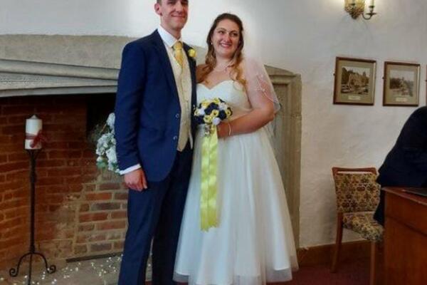 NEMAJU SREĆE! ZBOG KORONE 4 PUTA ODLAGALI VENČANJE: Kad su konačno trebali da stupe u brak zadesio ih NOVI MALER