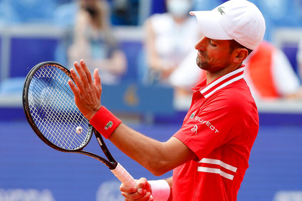 ISPLATILA SE BASKETICA SA KOPA! Đoković na originalan način čestitao Miciću titulu MVP-ja! (FOTO)