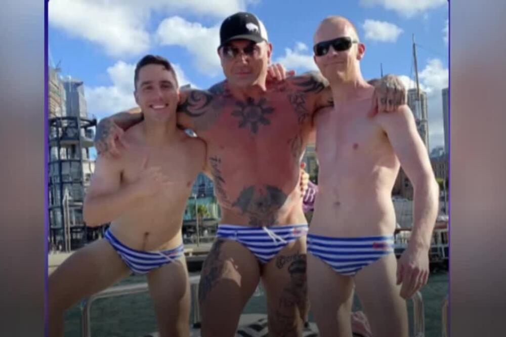 HOLIVUDSKI SUPERSTAR SE SKINUO U 52. GODINI U KUPAĆE GAĆICE I SVET JE U ZBUNU: Čoveče, svaka tebi ČAST! (FOTO)