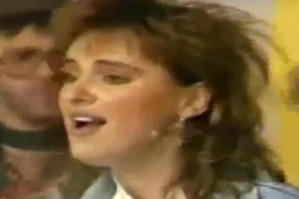 DEVOJKE SU PLAKALE DOK JE ONA PEVALA "VEJTE SNEGOVI", A ONDA ODJEDNOM OTIŠLA U DUBAI: Bivša pevačica Zane DRUGAČIJA