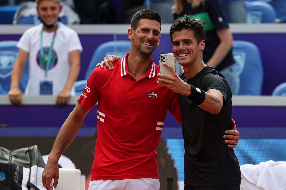NAJLEPŠI PORAZ U KARIJERI: Novak počistio Argentinca, a zatim napravio sa njim selfi i na kraju ga IZNENADIO!