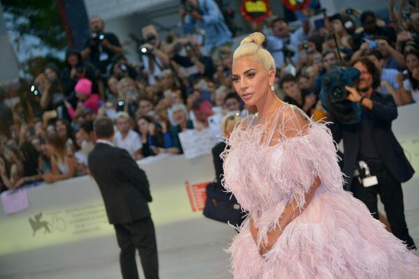 ZAREĐALI DUETE: Lejdi Gaga objavila emotivni spot s Tonijem Benetom!