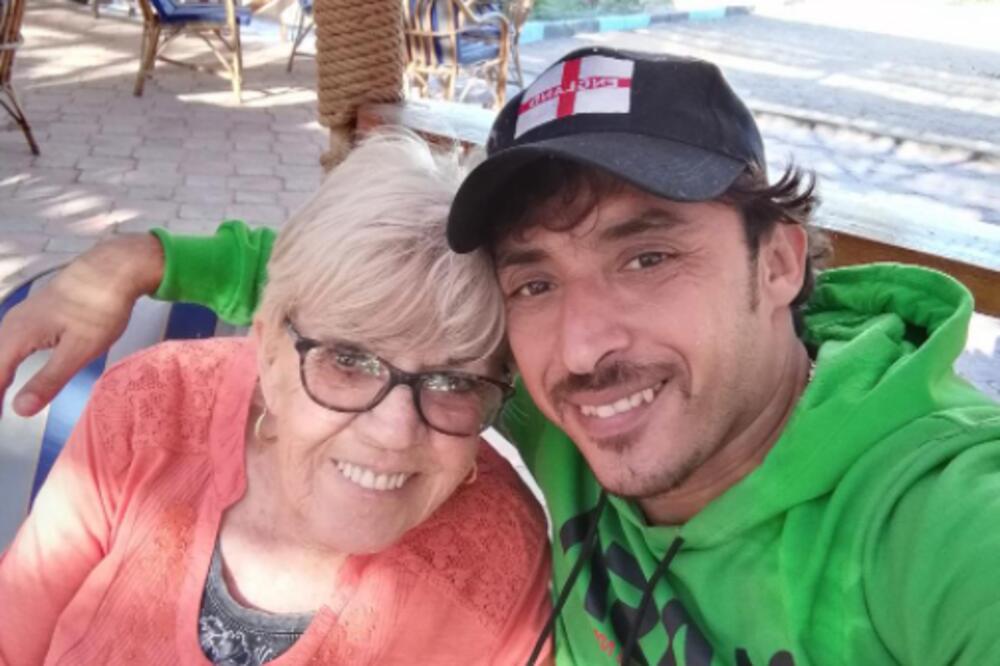 BAKA (81) SE UDALA ZA MUŠKARCA (36) PA OTKRILA KAKO IM IZGLEDA ŽIVOT: Posebno je bizaran deo oko SEČENJA NOKTIJU!