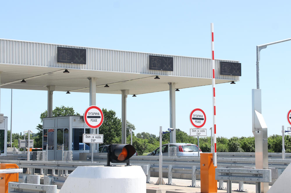 AMSS: Očekuje se pojačan saobraćaj, duža čekanja za kamione na ova dva granična prelaza!