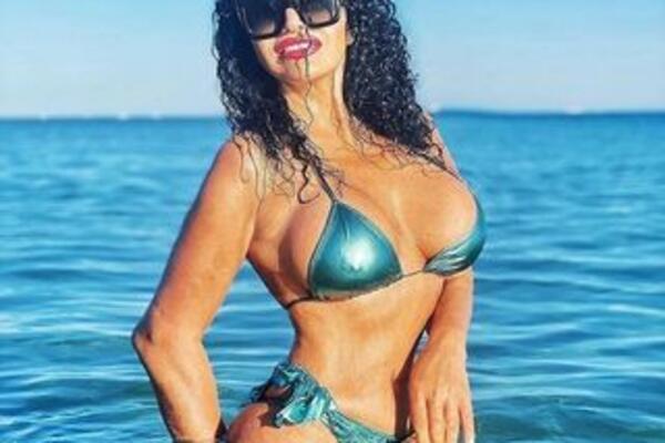 LIDIJA VUKIĆEVIĆ IZGLEDA 30 GODINA MLAĐE JER JE IZBACILA OVU NAMIRNICU IZ ISHRANE: Gubi KILE svaki dan zbog nje