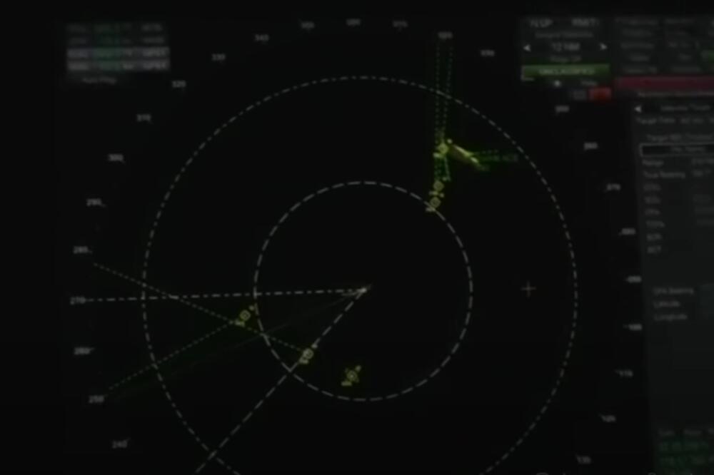 "SVETI BOŽE - BRZO IDU": Objavljen radarski snimak američkog bojnog broda preplavljenog NLO! (VIDEO)