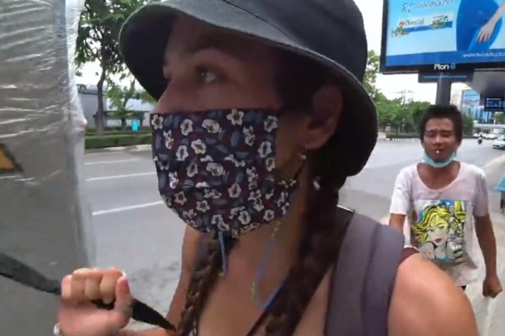 STRANKINJA JE HODALA ULICOM U TAJLANDU: Prišao joj je manijak i uradio STRAVIČNU STVAR (VIDEO)