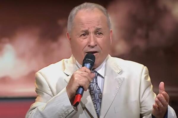 PORODIČNI HAOS POZNATOG PEVAČA I NJEGOVE ĆERKE SE BRUTALNO NASTAVLJA: Njegov UNUK ga dokrajčio iznetom TAJNOM!