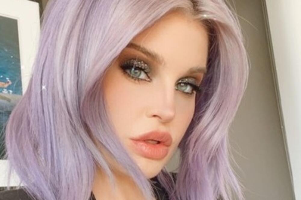 POZNATA GLUMICA OD RUŽNOG PAČETA POSTALA PRAVA BARBIKA: Potpuno NOVO LICE, svet ne može da veruje zbog ŠOK PROMENE!