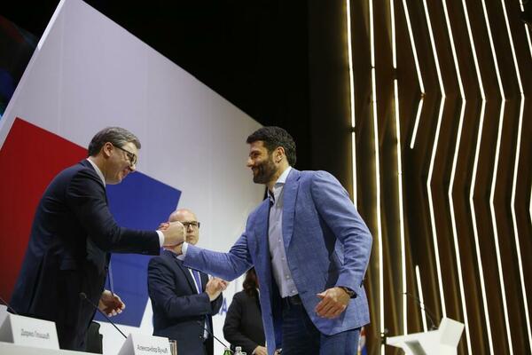 SEDNICA SNS ZAVRŠENA: Odlučeno, ujedinjuju se SNS I SPAS! (VIDEO)