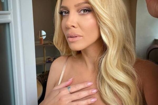 MILICA TODOROVIĆ UHVAĆENA U DRUŠTVU SRPSKOG MINISTRA? Opalili i zajednički SELFI pa sve zbunili! (FOTO)