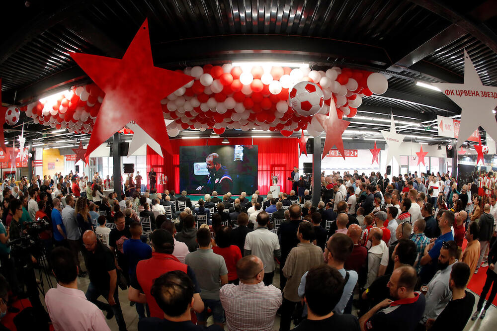 CRVENA ZVEZDA OBELEŽILA 30 GODINA OD NAJVEĆEG USPEHA: Okupila se cela generacija!