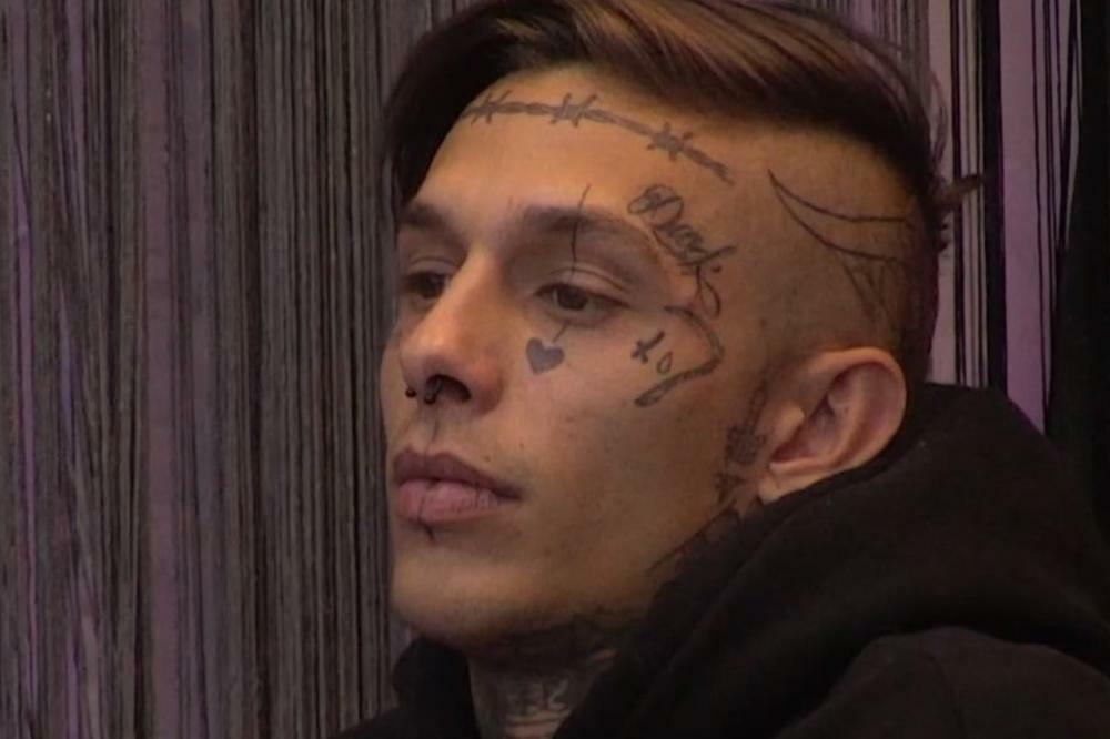 ESPRESO OTKRIVA! Smrt drage osobe je potpuno promenila Frana: Tatu majstor o ŠOKANTNOM značenju njegove tetovaže!