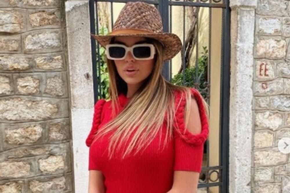 ĆERKA ŽELJKA ŠAŠIĆA JE PRAVA BOMBA I UZOR TINEJDŽERKAMA: Njeno telo je IZVAJANO, a stiže i da PUTUJE NA ČUDNA MESTA