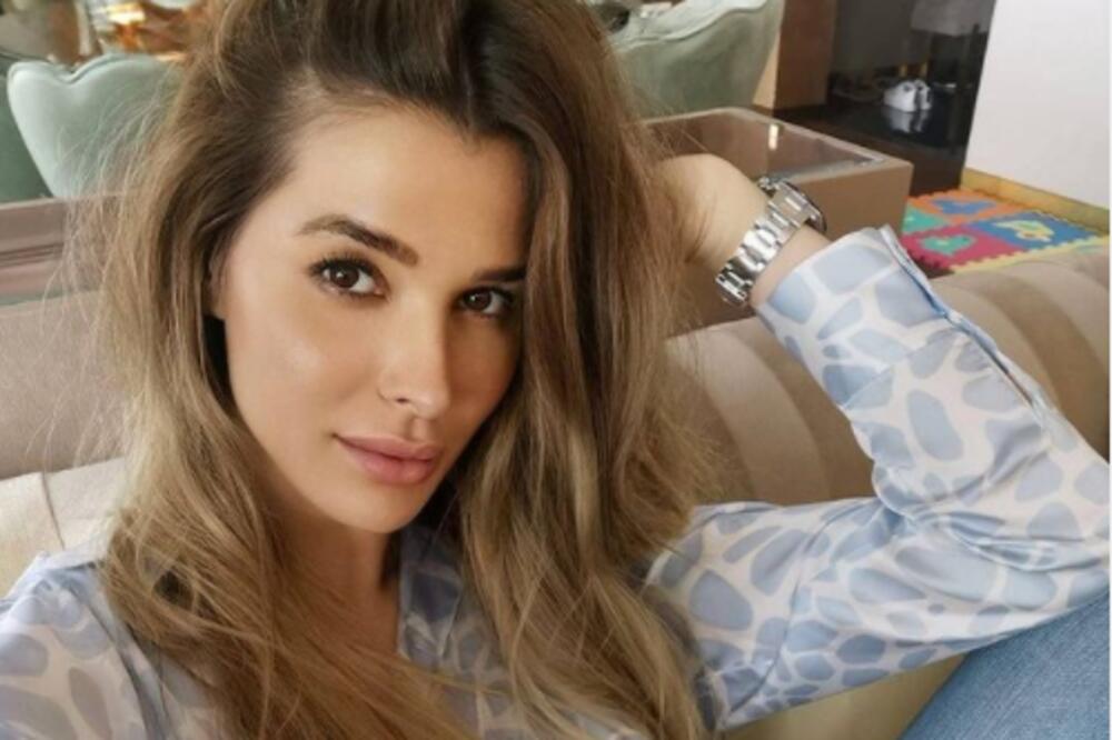 ĆERKA DRAGANA DŽAJIĆA POKAZALA KOLIKO VOLI TATU: Izuzetno emotivne reči uputila za njegov jubilarni rođendan (FOTO)