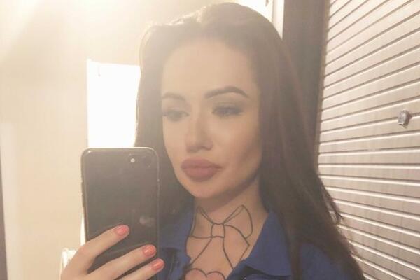 OSVANULE EKSPLICITNE FOTKE DOKTORKE ANASTASIJE: Javnost u šoku, TRAŽILI JOJ DA HITNO OBRIŠE INSTAGRAM! (FOTO)