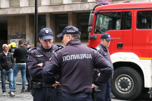 OBUKA JE PRI SAMOM KRAJU: Zna se kada će se 400 policajaca pozornika pojaviti na ulicama Beograda!