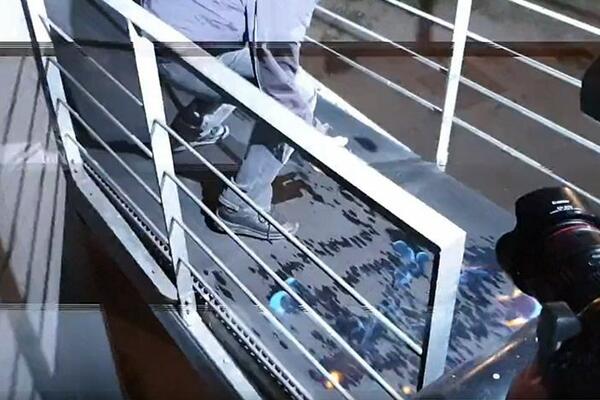 PRIVEDEN MUŠKARAC KOJI JE PRAVIO HAOS ISPRED ŠTABA TOMAŠEVIĆA: Zapalio tečnost, pa vikao da će da UBIJA! (VIDEO)