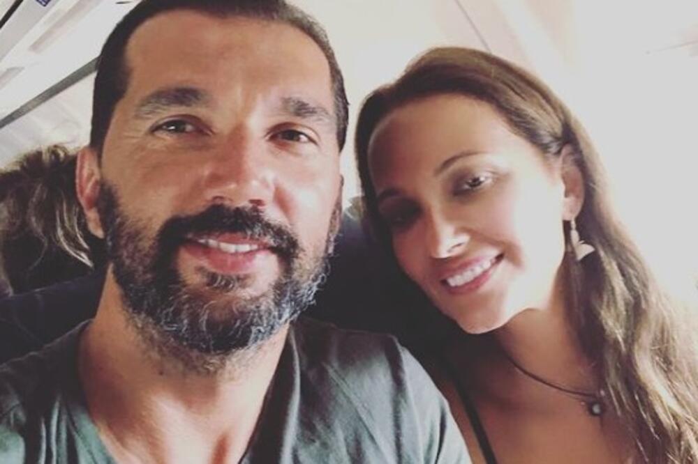 SINA PEĐE STOJAKOVIĆA SVI ZNAMO: Ova lepotica je ćerka legendarnog asa i zanosne Grkinje! (FOTO)