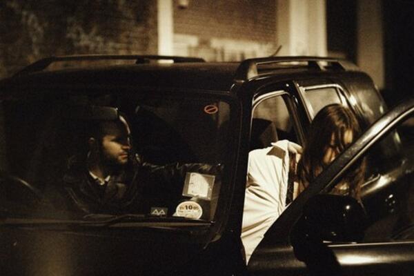 IMAM 34 GODINE I NEVIN SAM! 11 godina starija šefica želi da mi bude učiteljica, ali OVO me mnogo plaši!