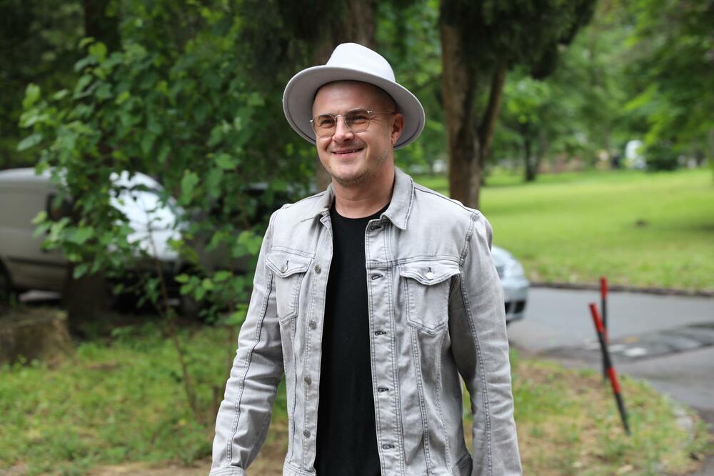 DAN I NOĆ PROVODIO U KAFANI, A SADA SE POSVETIO VERI: Iskreno govorio o svom ŽIVOTU, ove reči su JAKE