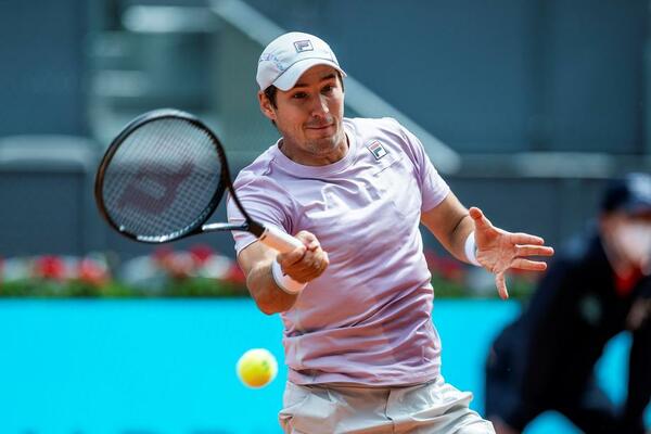 NIKAKO DA MU KRENE: Lajović eliminisan na startu turnira u Parizu