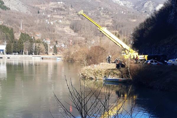 PRIBOJSKI RIBOLOVCI PRONAŠLI BEŽIVOTNO TELO MUŠKARCA! Na njemu su garderoba i drugi komadi odeće