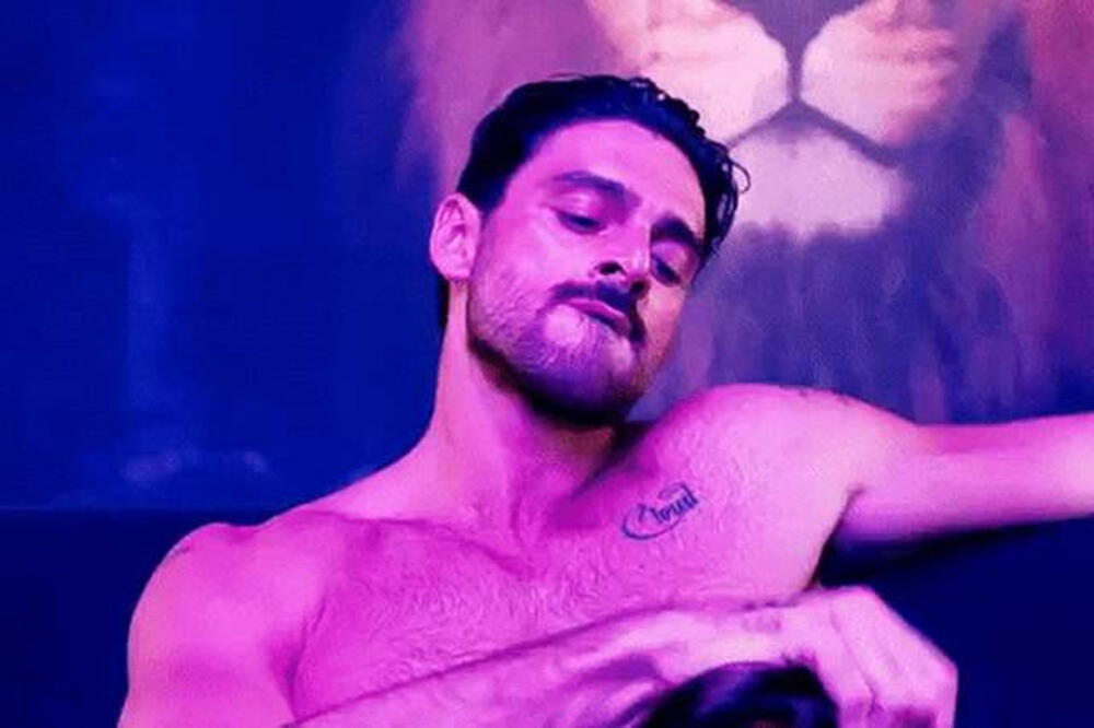 U VODU SU PALE SVE ŽENSKE NADE! MASIMO U VRELOM ZAGRLJAJU VATRENOG MUŠKARCA: Da nije možda gej?