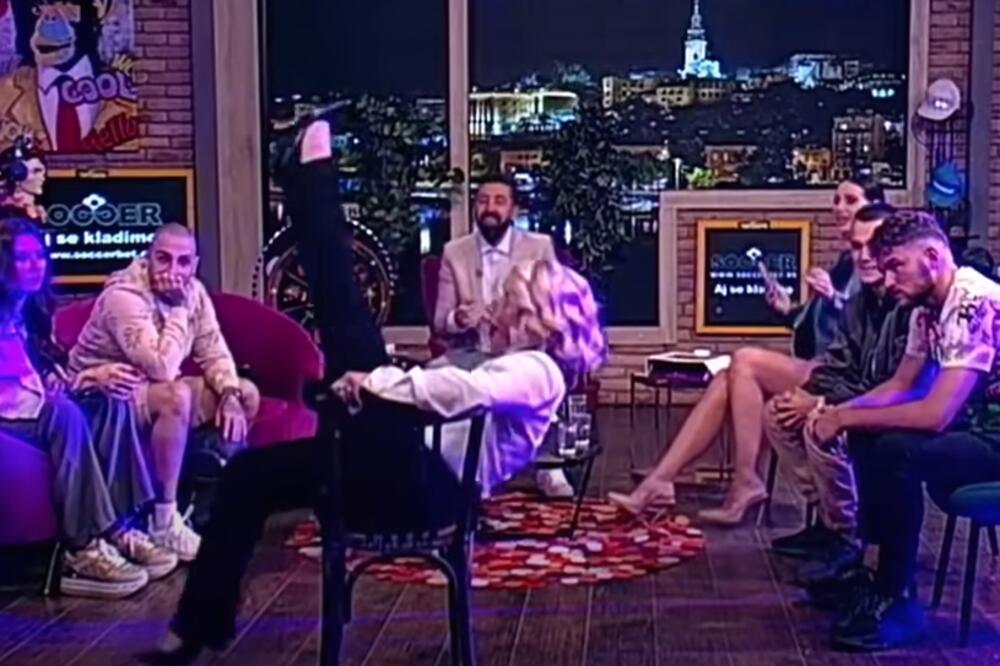 JOVANA JEREMIĆ NAPRAVILA SKANDAL U EMSIJI: Pela se na stolicu, širila noge, gosti buljili u pod - HAOS! (VIDEO)