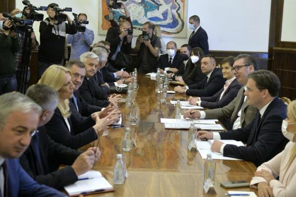 ZAVRŠEN SASTANAK DELEGACIJE RS SA PREDSEDNIKOM SRBIJE! VUČIĆ: "Ovo nisu laki dani za SRPSKI NAROD!" (FOTO)