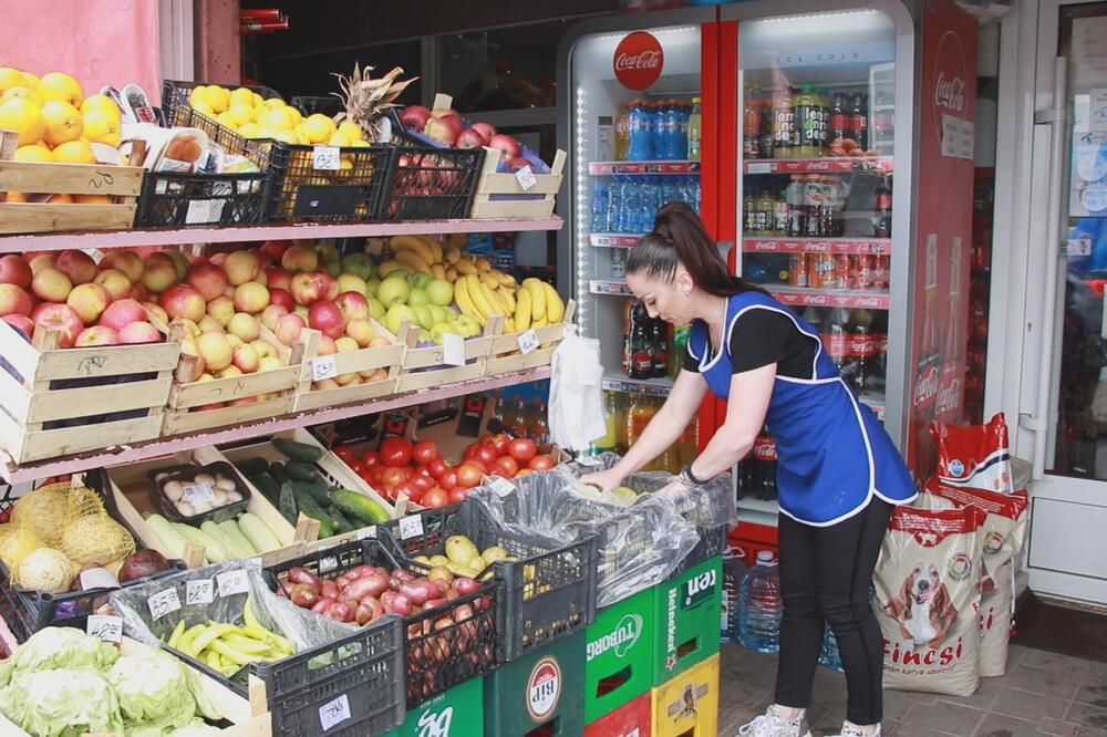 SRPSKA PEVAČICA ZBOG KORONE DANAS RADI KAO PRODAVAČICA! Ljubica otkriva SVE (FOTO)