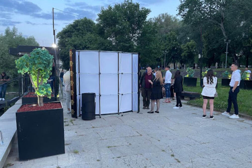 ESPRESO NA LICU MESTA! RED SE NAPRAVIO ZA NASTUP MALE PLAVE: Svi čekaju Bekvalčevu da IZGRMI u Beogradu! (FOTO)