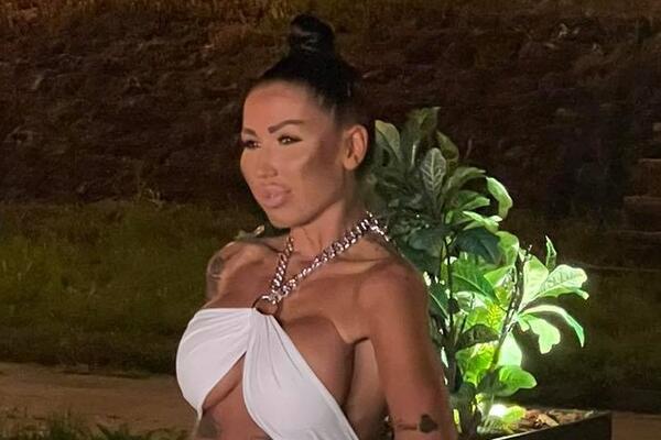 OBUKLA SAM POLA ESTRADE! EKSKLUZIVNO PRIZNANJE TIJANE AJFON SAMO ZA ESPRESO: "Nema ljubavi-samo PARE!"