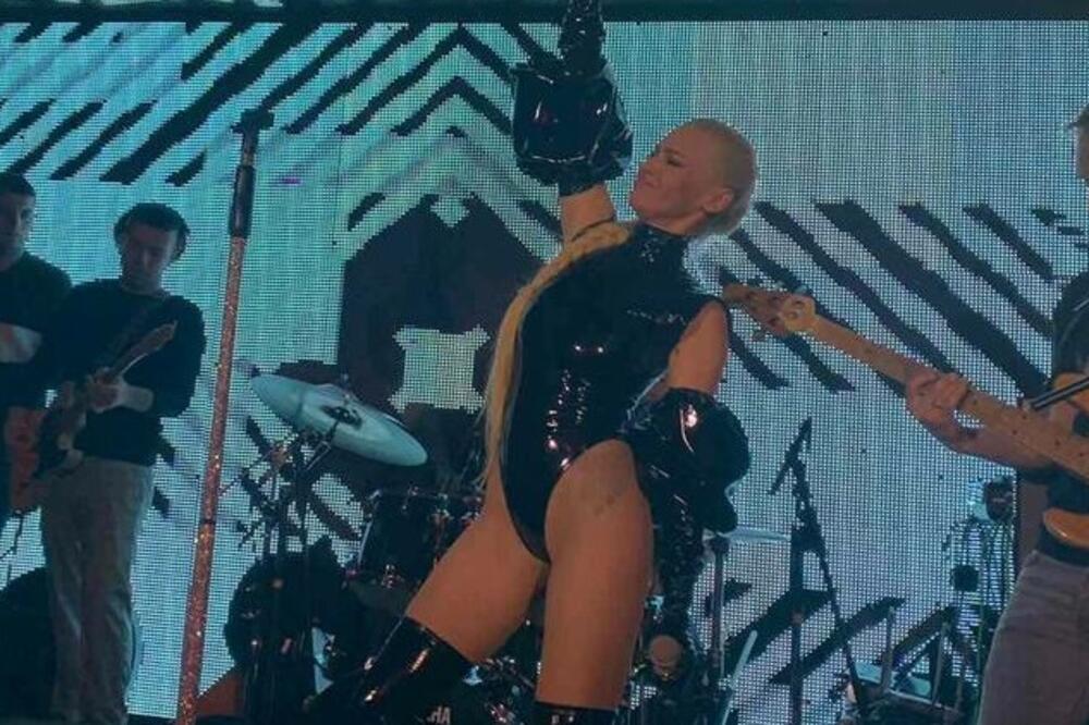 JA SAM VEČERAS KAO PUŠTENA SA LANCA, OPROSTITE MI! NATAŠA BEKVALAC ZAPALILA PRESTONIČKI KLUB: Vrisak odzvanjao!