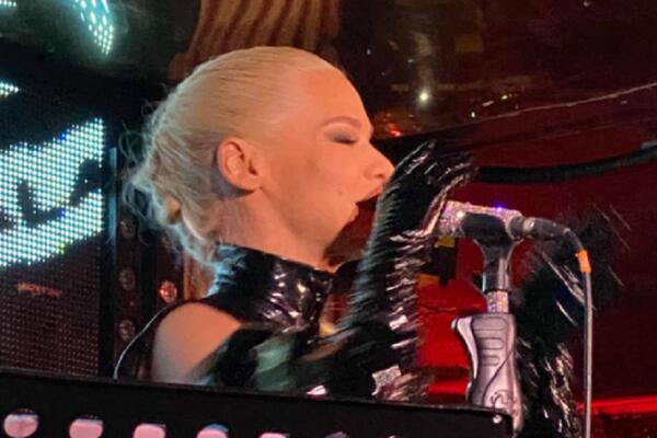 NATAŠA BEKVALAC POTOPILA SPLAV, ALI BUKVALNO: Policija na licu mesta, EVAKUACIJA! (FOTO)