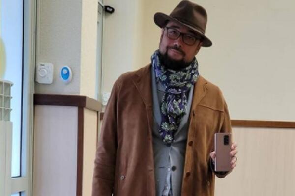 FUDBALSKI RADNIK OBJAVIO PROVOKATIVNE FOTKE SA SEKSIPILNOM NOVINARKOM: U vrelom zanosu prkose osudama javnosti!