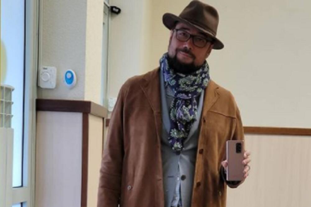 FUDBALSKI RADNIK OBJAVIO PROVOKATIVNE FOTKE SA SEKSIPILNOM NOVINARKOM: U vrelom zanosu prkose osudama javnosti!