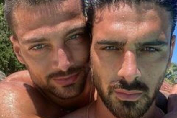 ITALIJANSKI GLUMAC ZALUDEO ŽENE PA ZBUNIO SLIKOM GDE PRISNO POZIRA SA MUŠKARCEM: Kruže glasine da je GEJ!