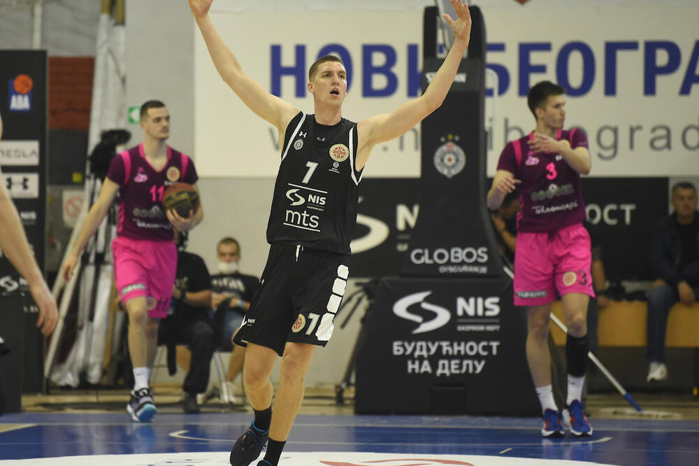 PARTIZAN IZJEDNAČIO U POLUFINALU: Crno-beli nošeni sjajnom atmosferom savladali Megu! 81:77