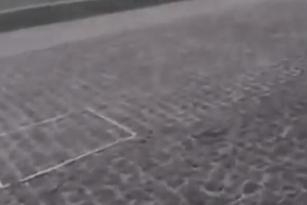 LUĐE OD OVOG NE POSTOJI: Umetnik prodao nevidljivu skulpturu, kupac iskeširao 15.000 evra!